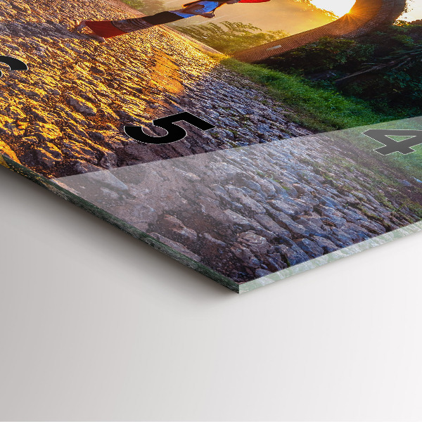 Reloj cuadrado Parque Surat Thani Tailandia