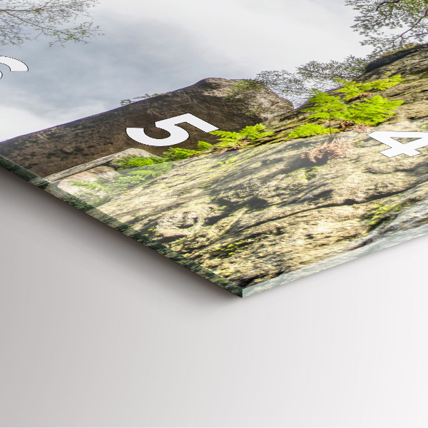 Reloj de pared cuadrado Ciudad del rock en la República Checa