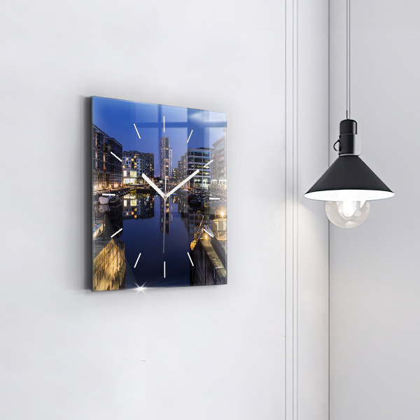 Reloj cuadrado Ciudad iluminada de noche