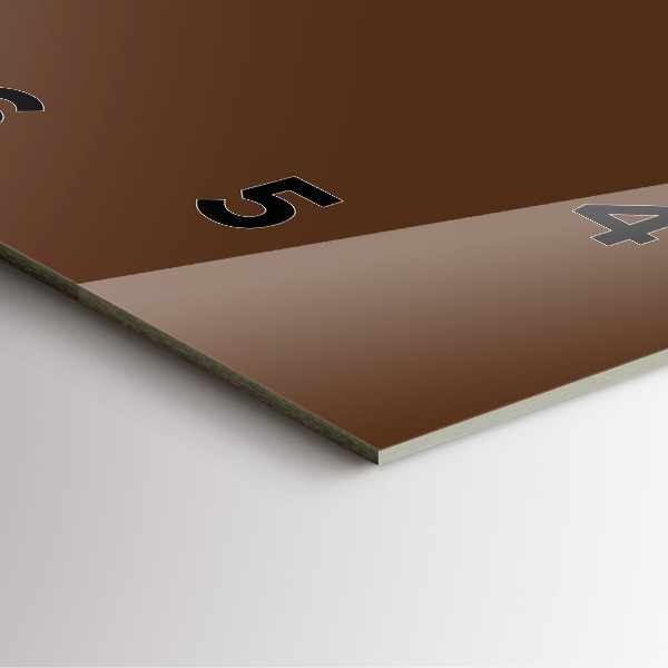 Reloj cuadrado Color marrón