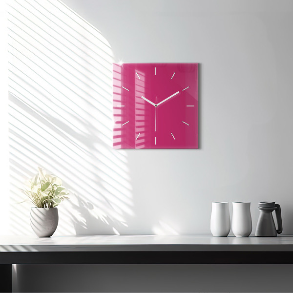 Reloj de pared cuadrado El color rosa fuerte