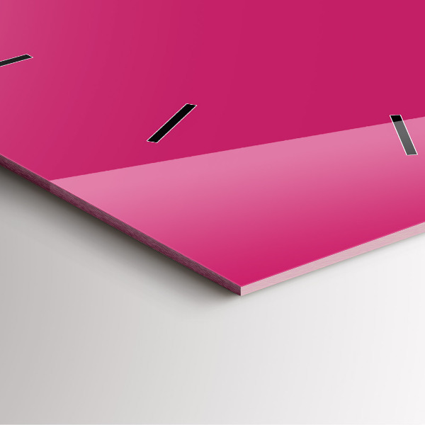 Reloj de pared cuadrado El color rosa fuerte