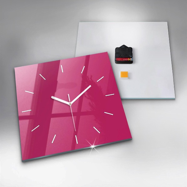 Reloj de pared cuadrado El color rosa fuerte