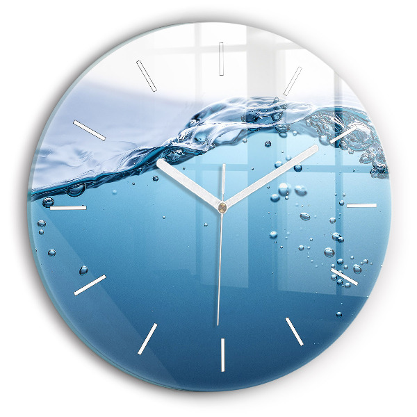 Reloj de cristal redondo Primer plano de agua
