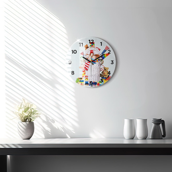 Reloj de pared redondo Cesta de mimbre con juguetes