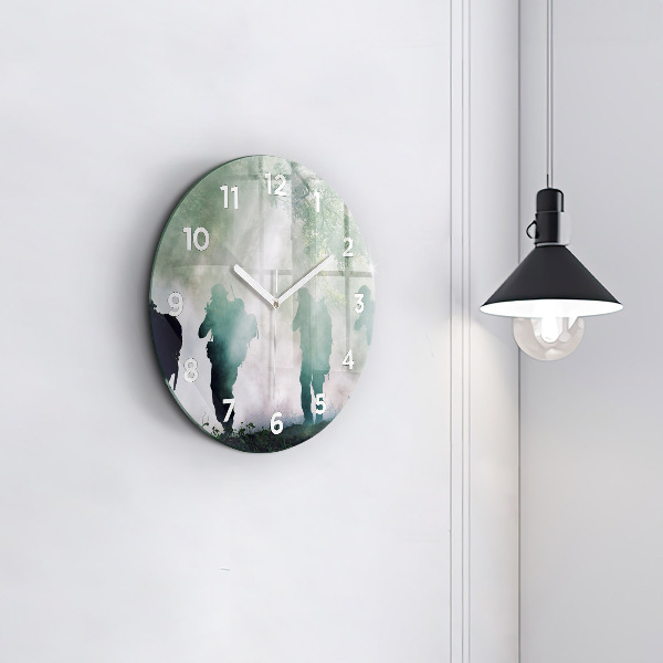 Reloj de cristal redondo Soldados en un bosque