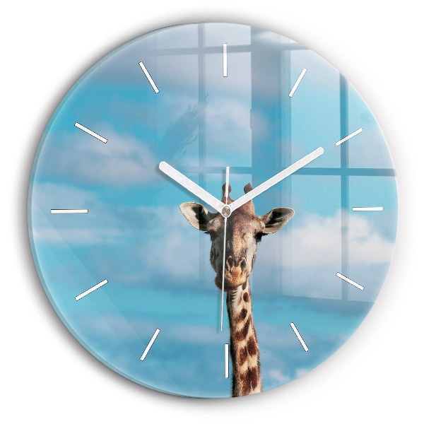 Reloj de cristal redondo Jirafa alta sobre fondo de cielo