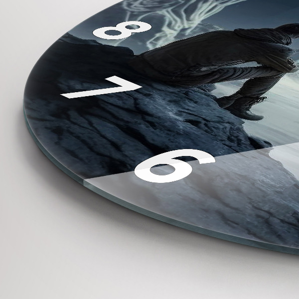 Reloj de pared redondo Hombre en la luna de fondo