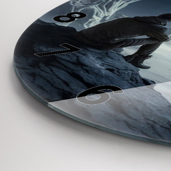 Reloj de pared redondo Hombre en la luna de fondo