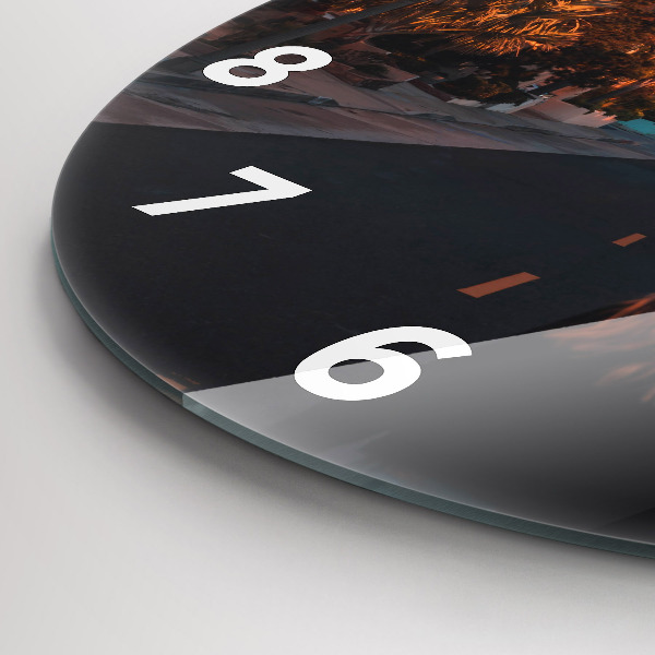 Reloj redondo pared Mujer en la carretera