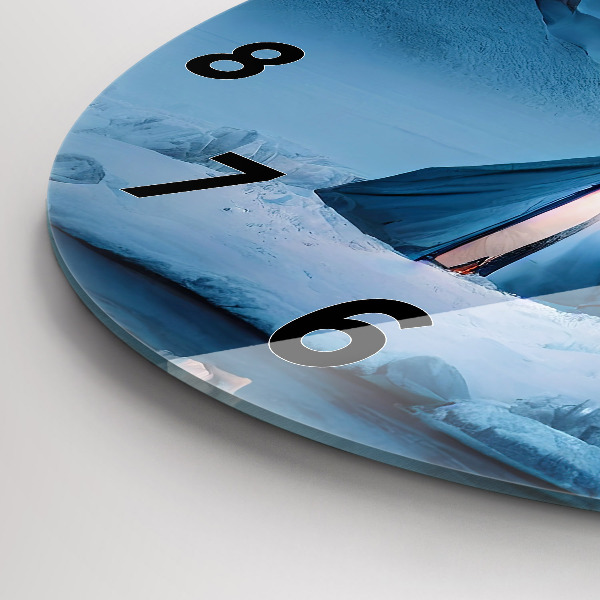 Reloj de cristal redondo Tienda de campaña en las montañas de Islandia