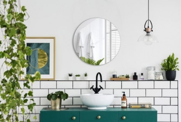 ¿Qué espejo para un cuarto de baño blanco?