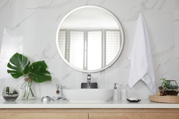 ¿Cómo elegir el espejo para un baño pequeño?