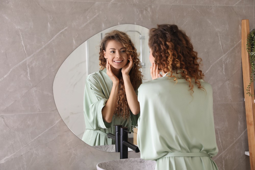 espejo para un baño pequeño